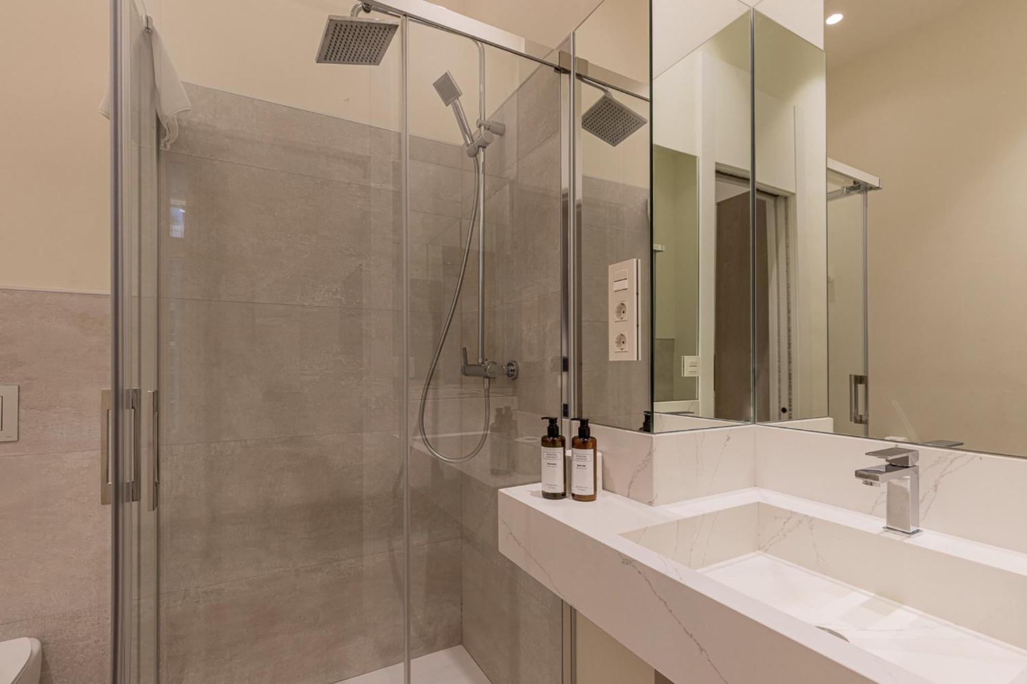 Fresh Velazquez Apartments Малага Экстерьер фото