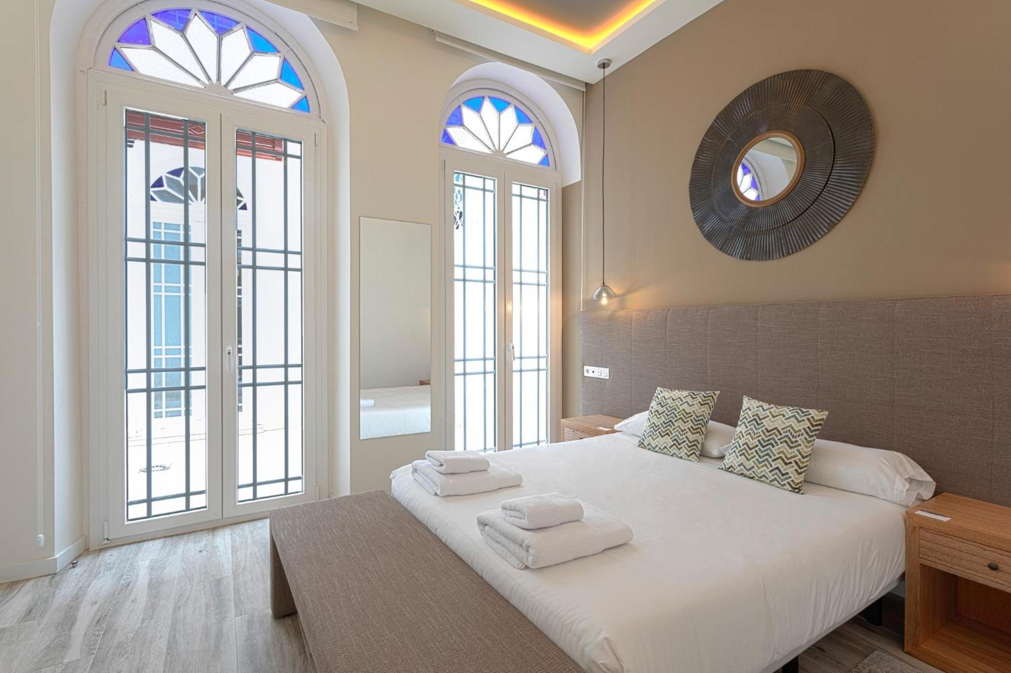 Fresh Velazquez Apartments Малага Экстерьер фото