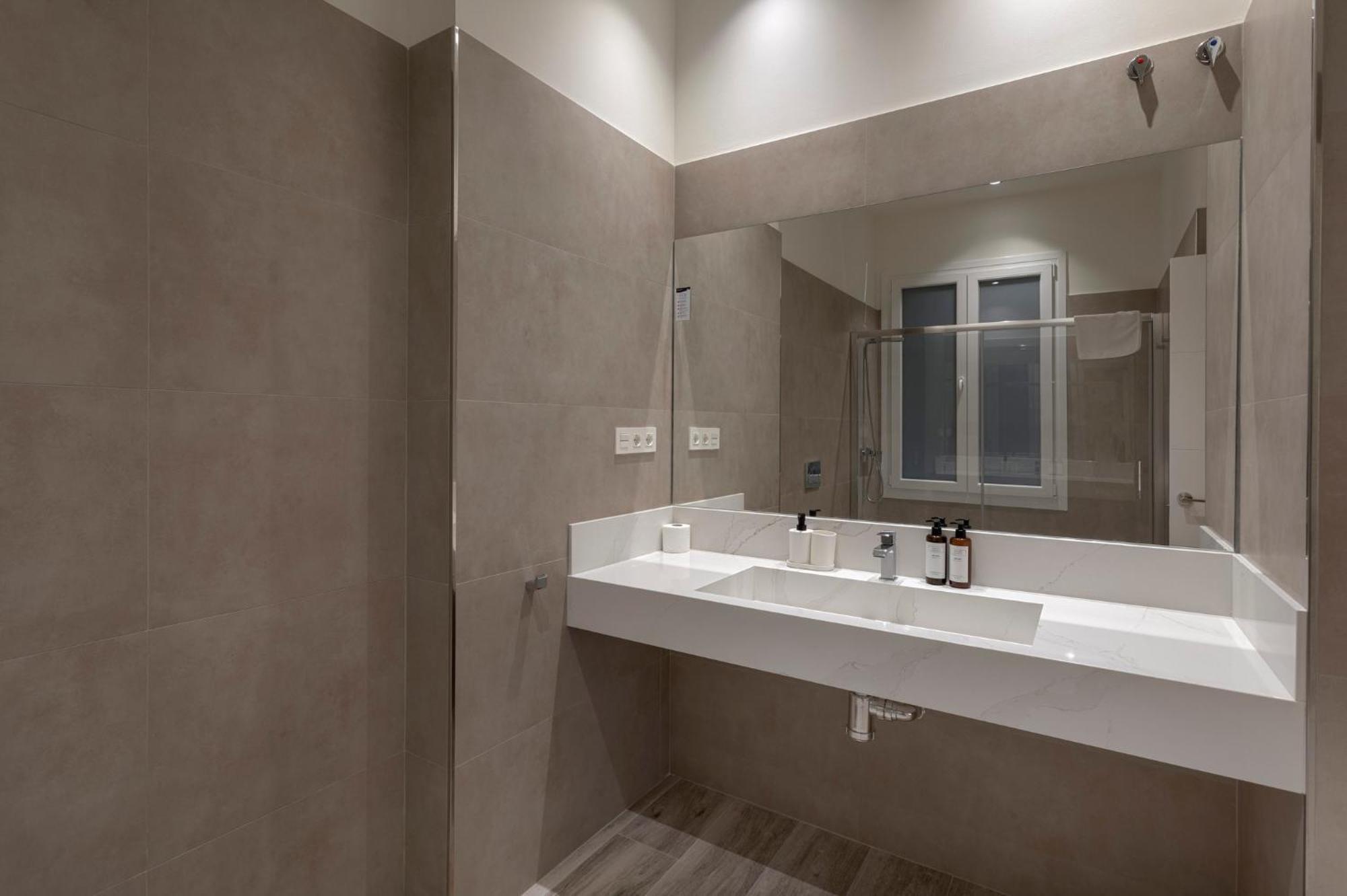 Fresh Velazquez Apartments Малага Экстерьер фото