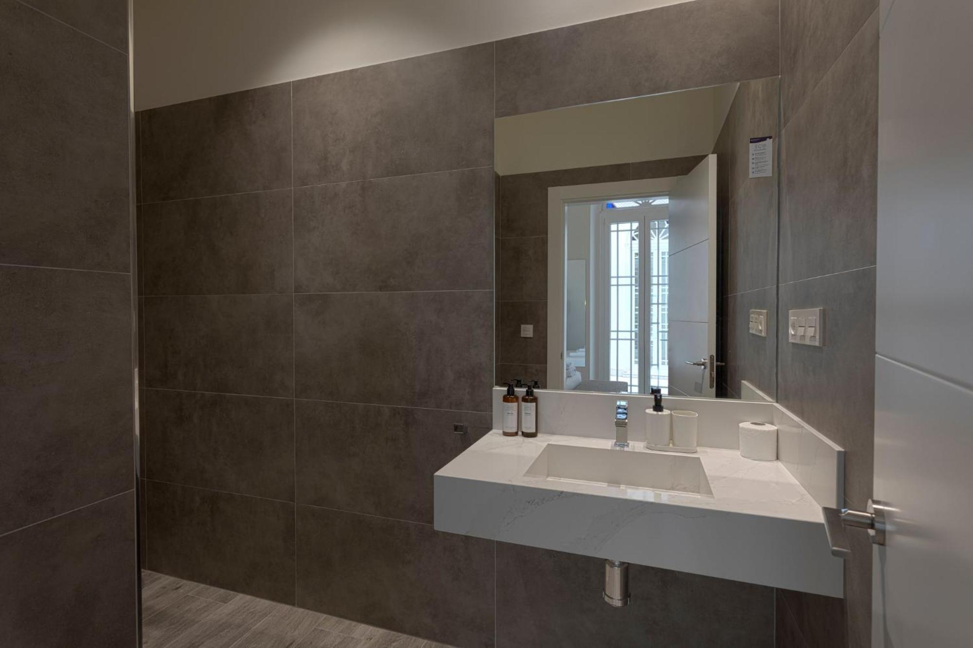 Fresh Velazquez Apartments Малага Экстерьер фото